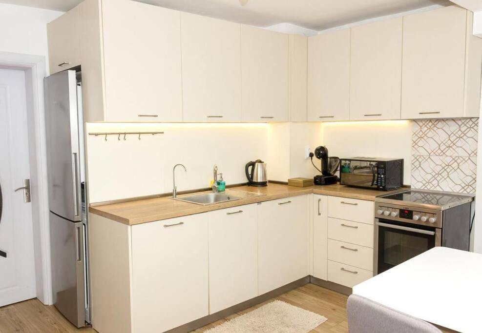 Daire Modern Bright Close To Center And Grand Mall *