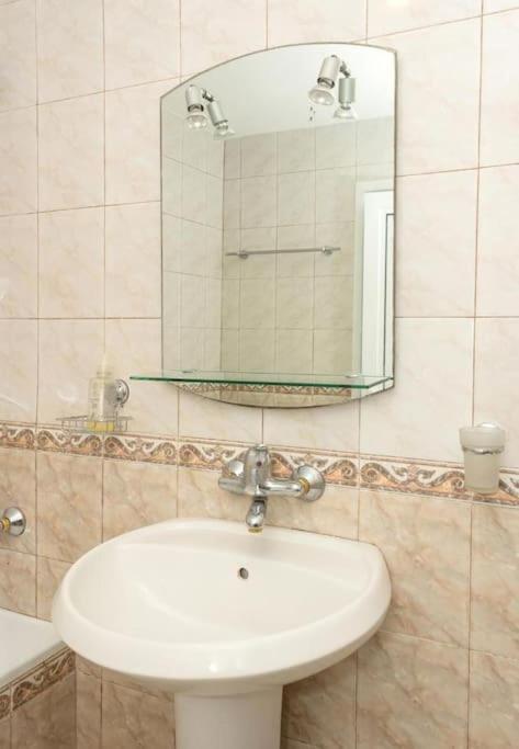Daire Modern Bright Close To Center And Grand Mall