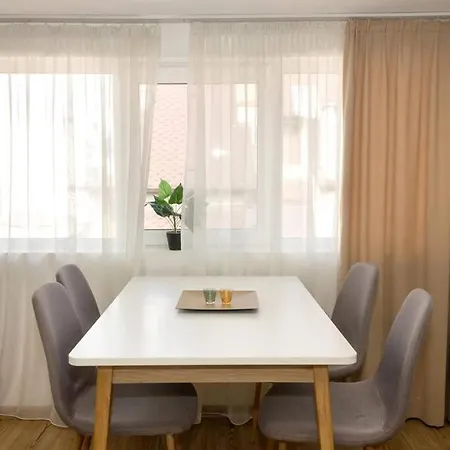 Modern Bright Apartment Close To City Center And Grand Mall Varna Exterior photo